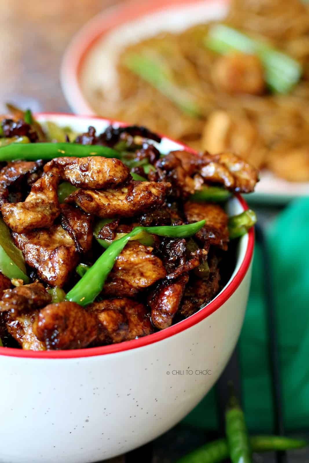 Closeup shot of chicken chili dry with bell pepper