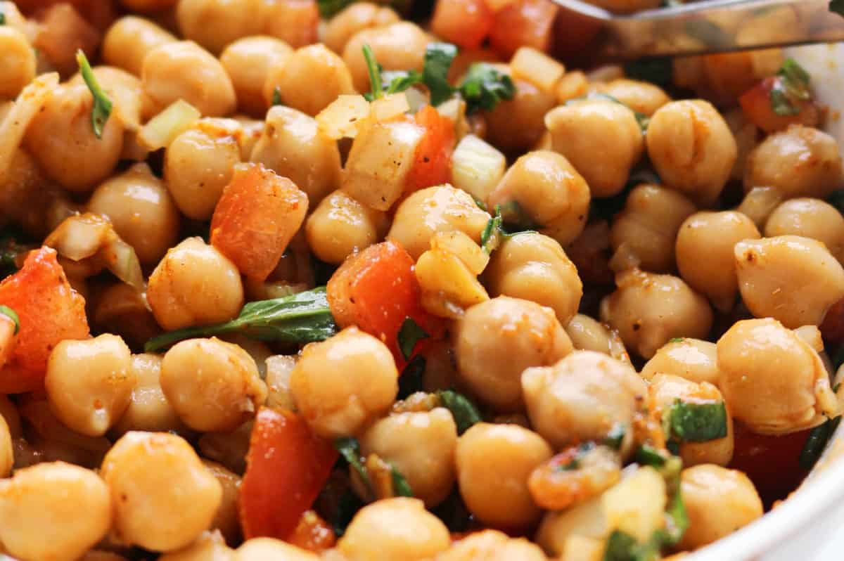 Boiled chickpeas with diced tomato, onion, mint and coriander.
