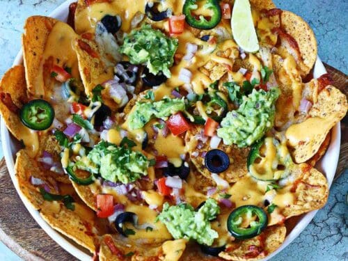 cheesy-loaded-veggie-nachos-